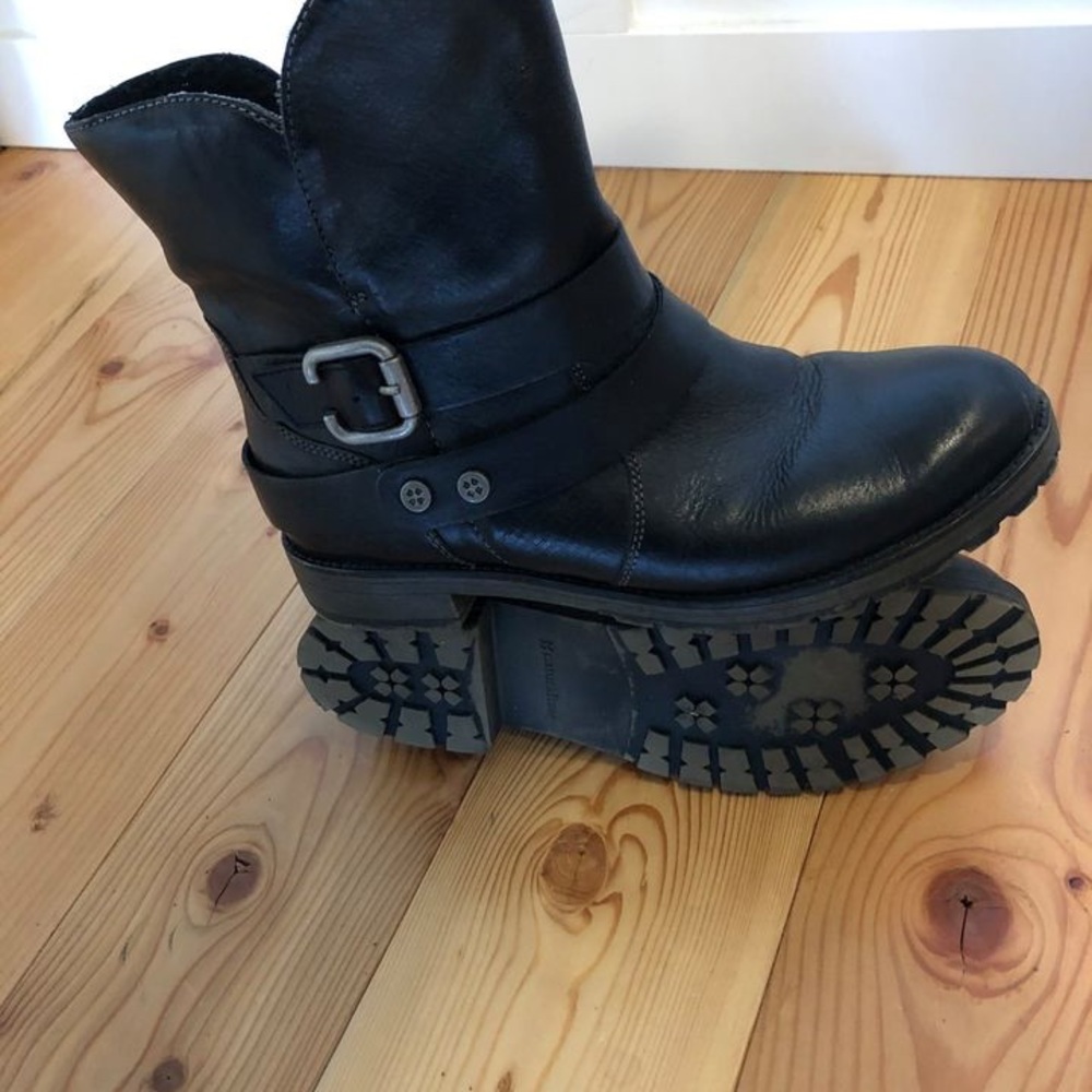 Naturalizer leather boots
